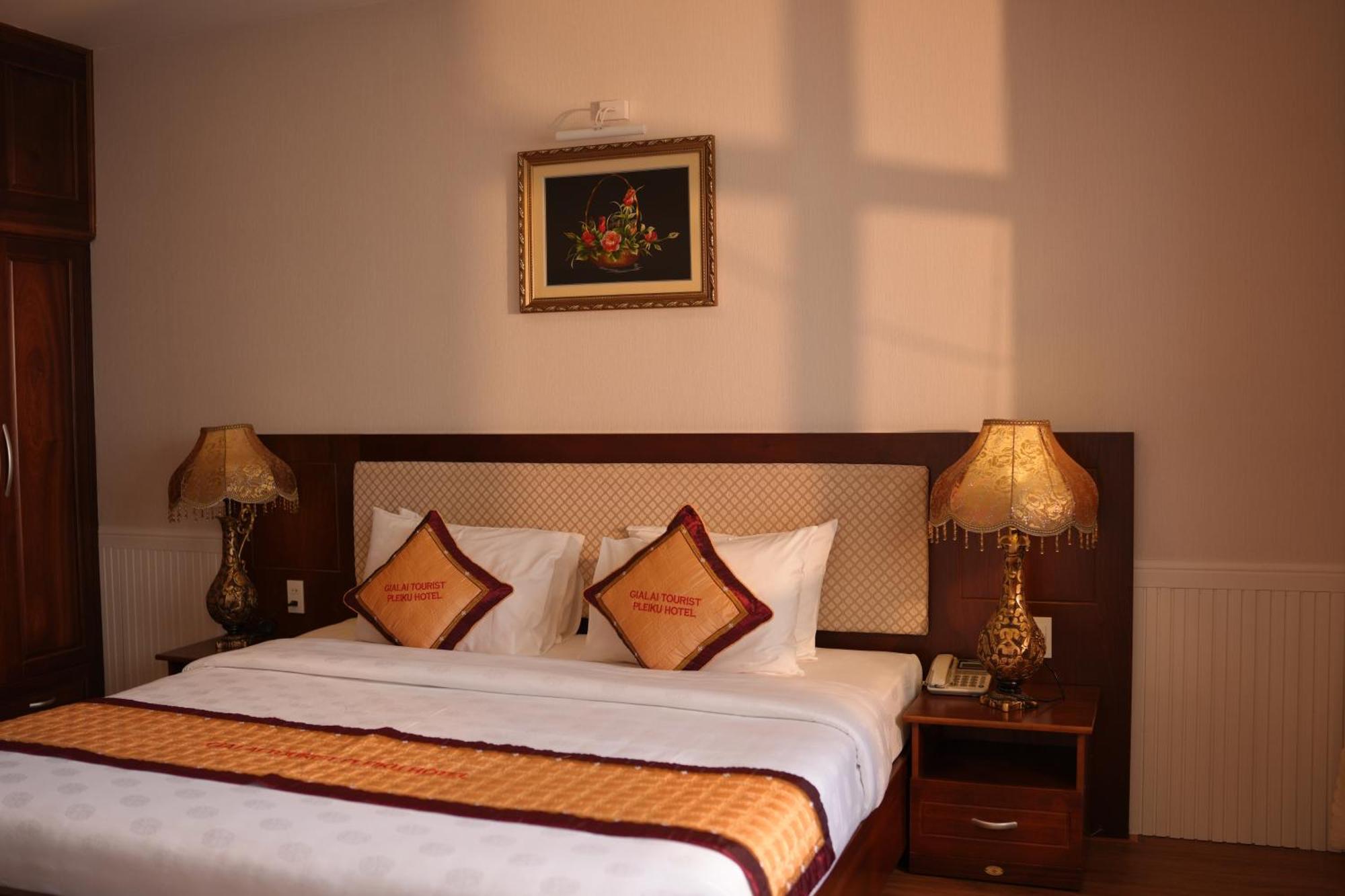 Pleiku Hotel By Gia Lai Tourist 外观 照片